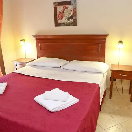 Fuer 3 Personen Ca 40 Qm In Cefalu, Sizilien Nordkueste Von Sizilien * Cefalu